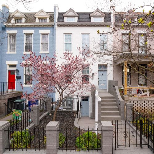 1211 Constitution Ave NE