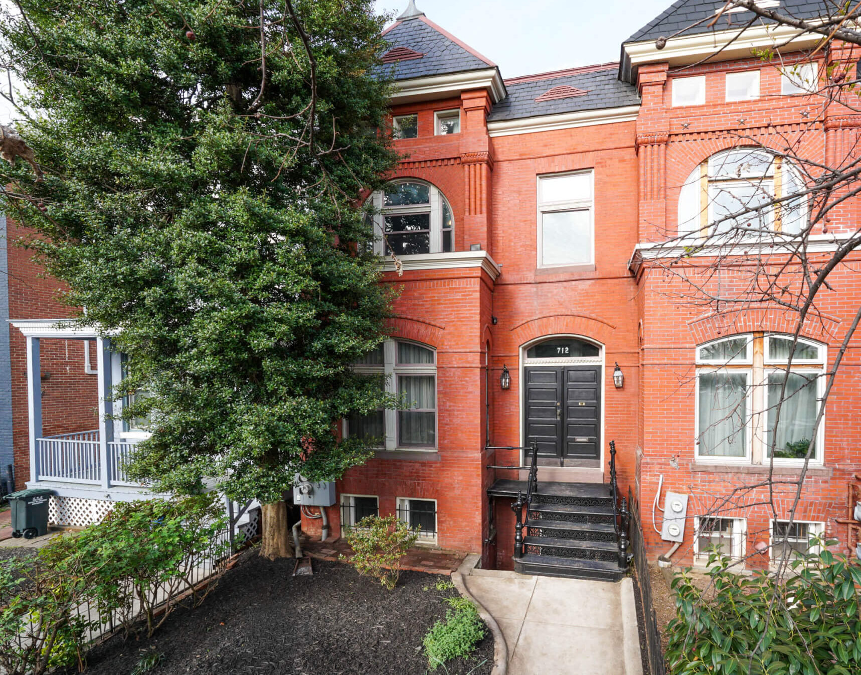 712 12th St NE